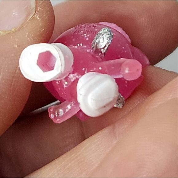 GENUINE HATCHIMALS COLLEGGTIBLES, SEASON 6.5 ROYAL SNOW BALL FROSTY PINK LYNX - Picture 3 of 5